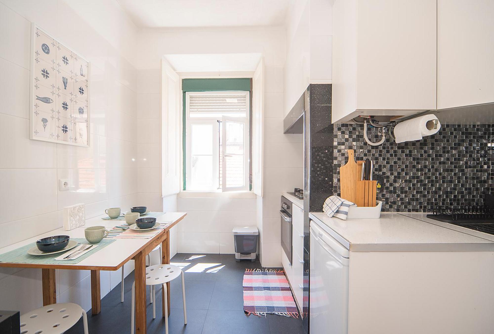 Com 3 Quartos Muito Acolhedores Nos Anjos Lisbon