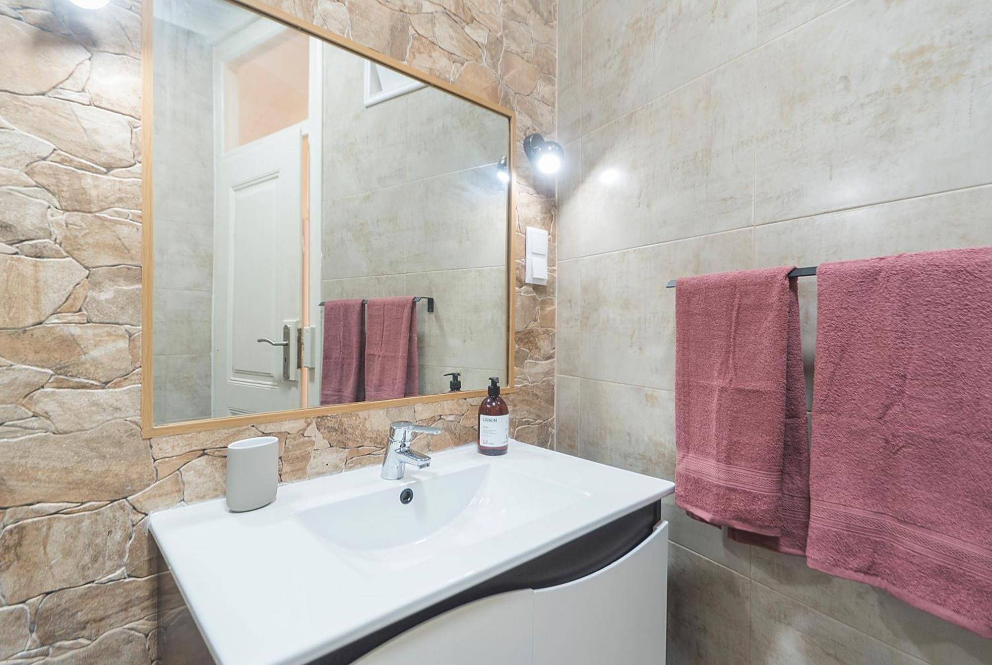 Apartment Com 3 Quartos Muito Acolhedores Nos Anjos Lissabon